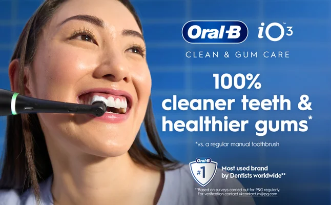Oral-B iO3 toothbrush advertisement promoting 100% cleaner teeth and healthier gums.