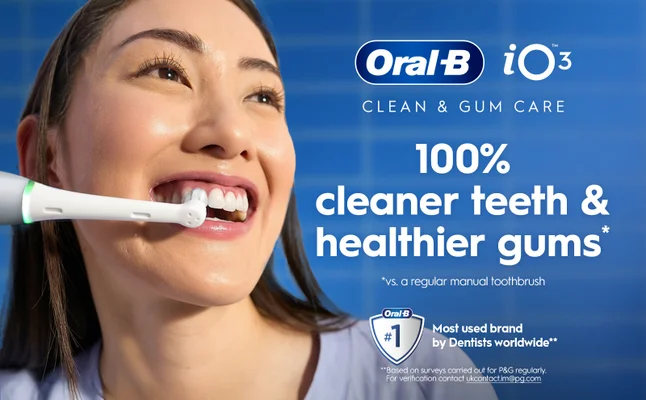 Oral-B iO3 toothbrush advertisement promoting 100% cleaner teeth and healthier gums